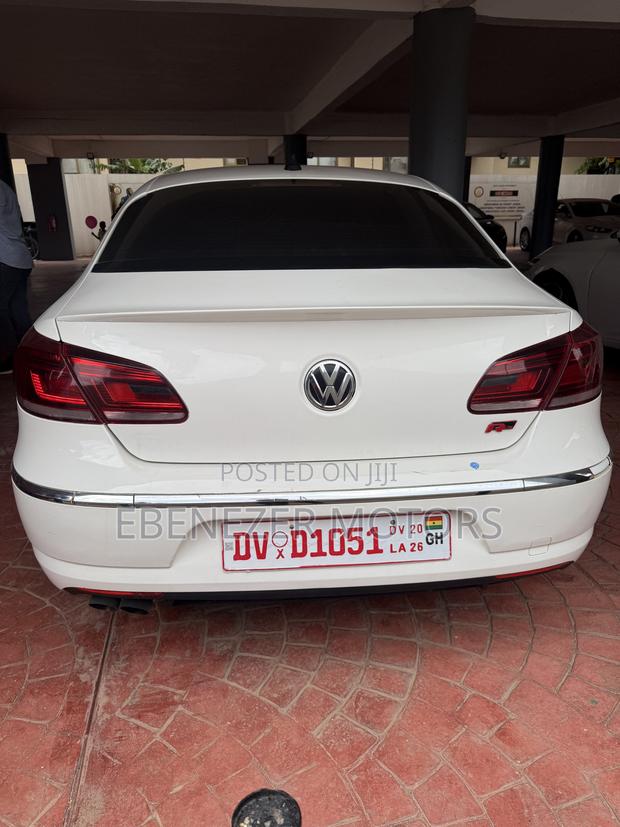 Volkswagen Passat SE 4dr Sedan (1.8L 4cyl Turbo 6A) 2015 White