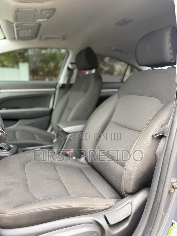 Hyundai Elantra SEL 2020 Gray