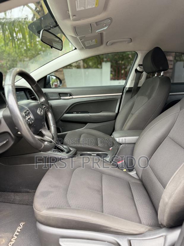 Hyundai Elantra SEL 2020 Gray