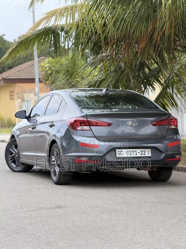 Hyundai Elantra SEL 2020 Gray