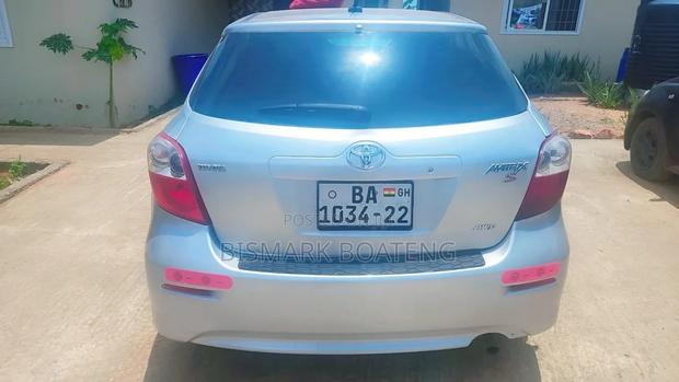 Toyota Matrix Hatchback FWD (1.8L 4cyl 5M) 2010 Silver