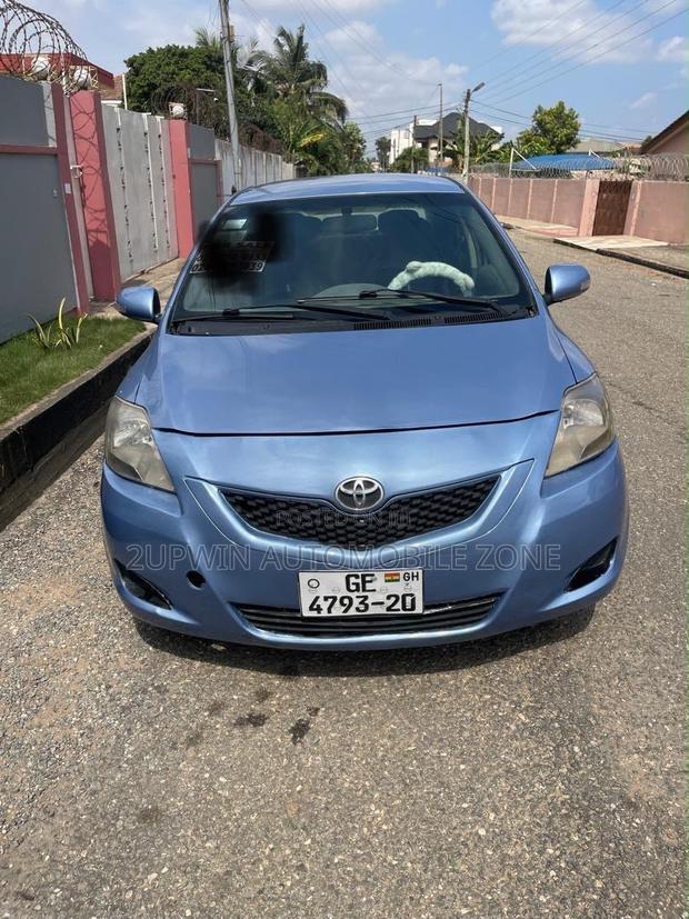 Toyota Belta 2010 Blue