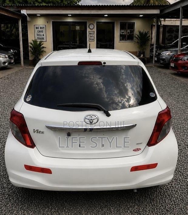 Toyota Vitz 1.0 FWD 3dr 2013 White