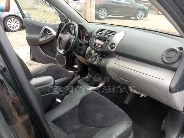 Toyota RAV4 2010 Black
