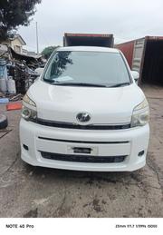 Toyota Voxy 2013 White for sale