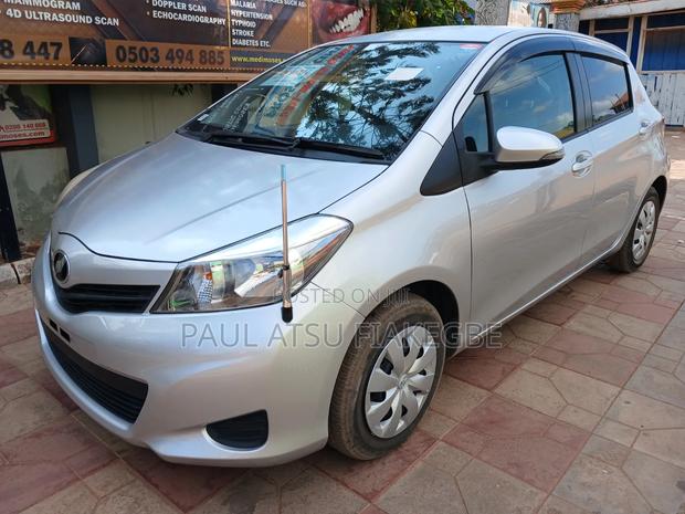 Toyota Vitz 1.3 FWD 5dr 2013 Silver
