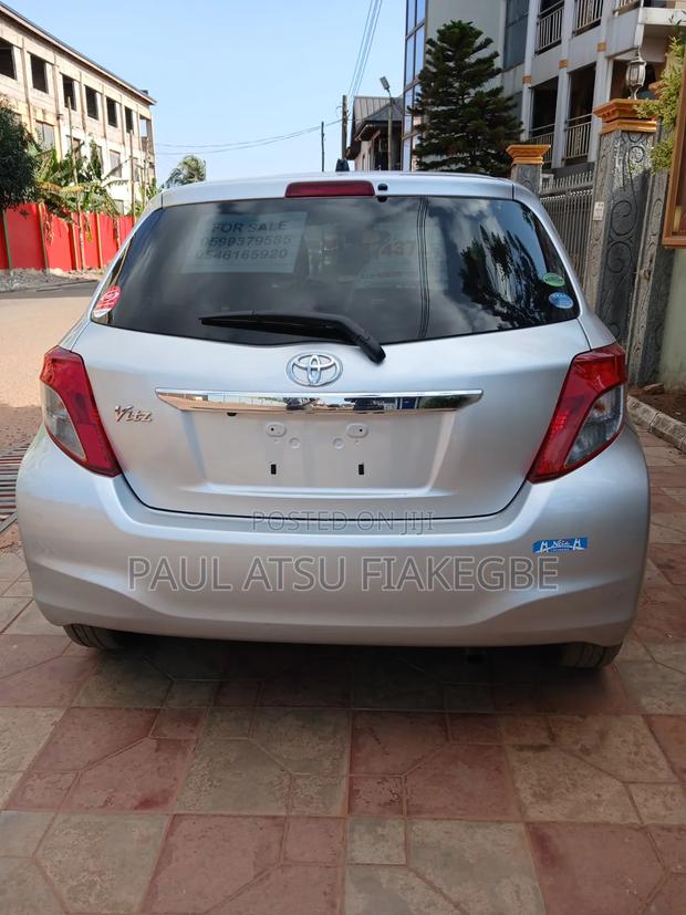 Toyota Vitz 1.3 FWD 5dr 2013 Silver