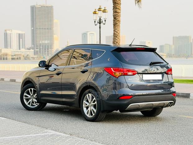 Hyundai Santa Fe 2014 Gray