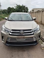Toyota Highlander 2018 Gold for sale
