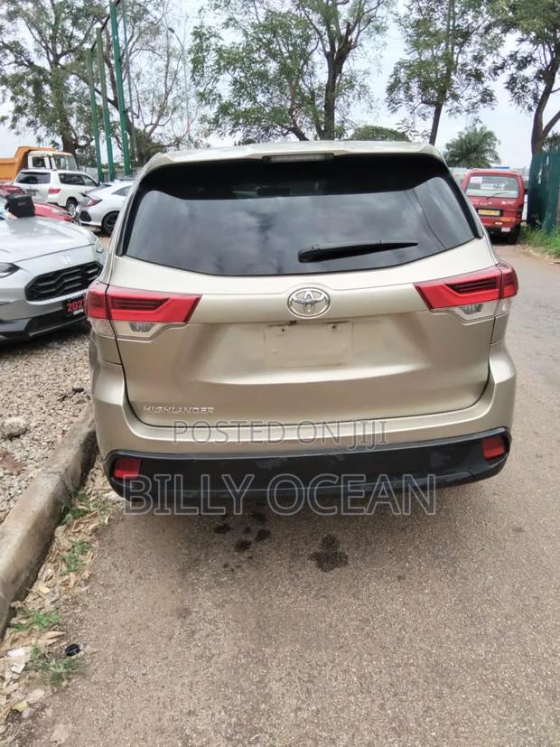 Toyota Highlander 2018 Gold