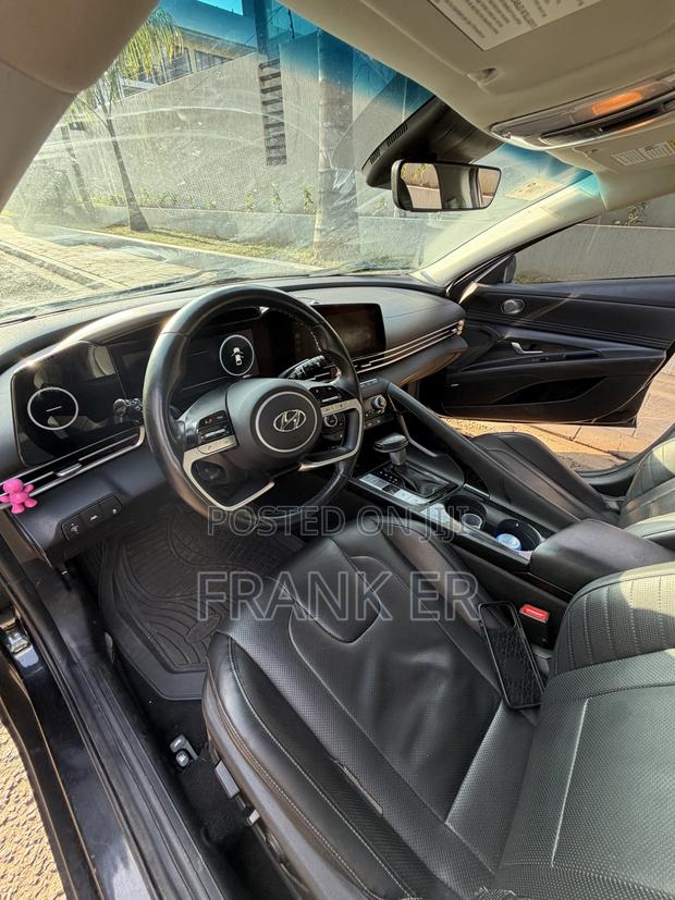 Hyundai Elantra Limited 2021 Black