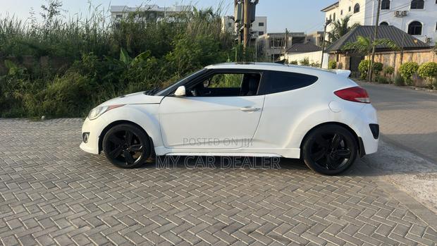 Hyundai Veloster Automatic 2012 White