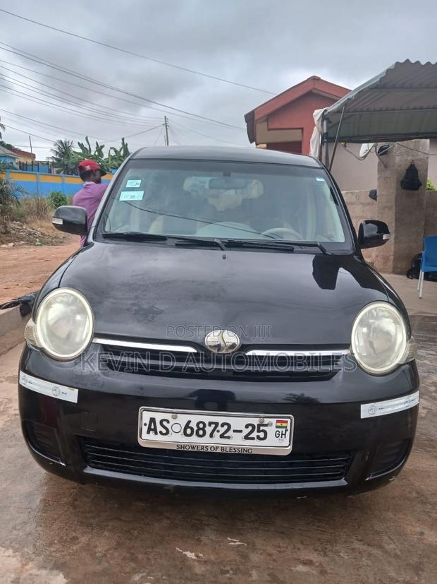 Toyota Sienta 1.5 FWD 2010 Black