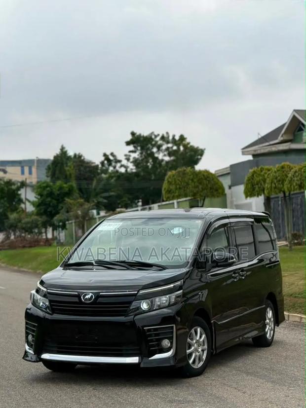 Toyota Voxy 2016 Black