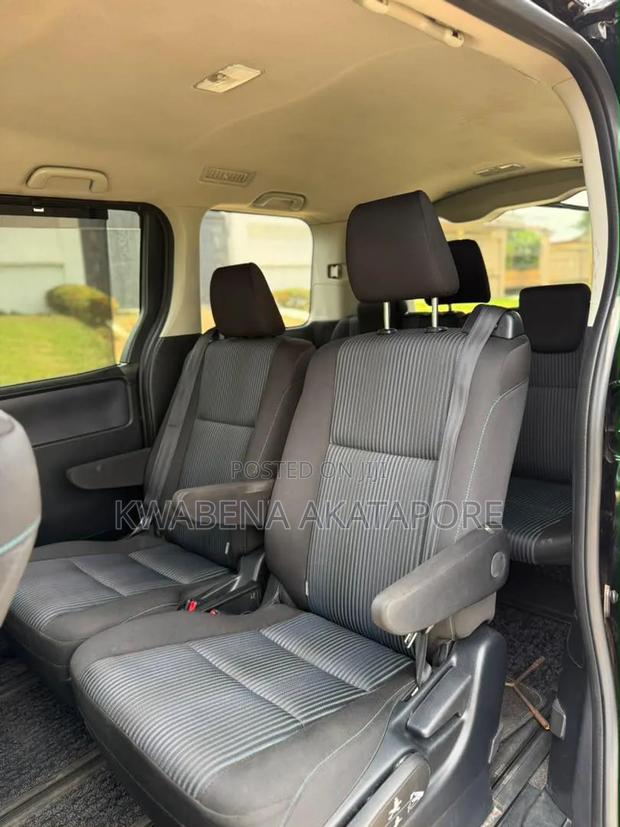 Toyota Voxy 2016 Black