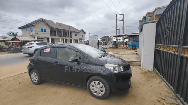Toyota Vitz 2015 Black