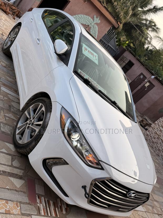 Hyundai Elantra Limited 2018 White
