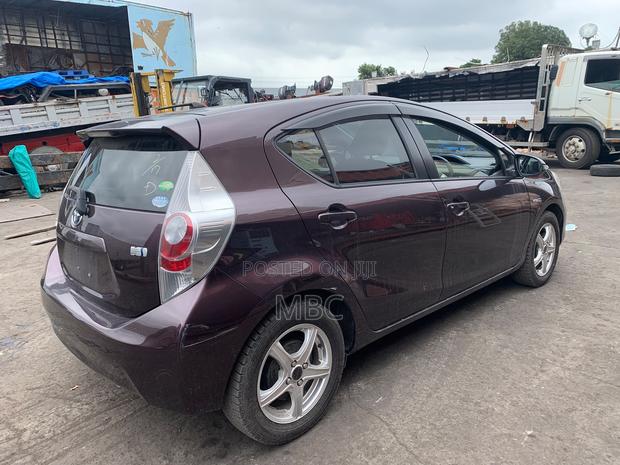Toyota Aqua 2013 Maroon