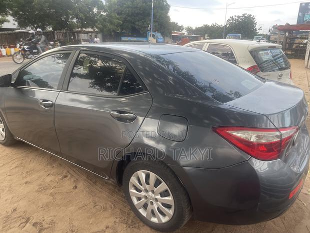 Toyota Corolla L 4dr Sedan (1.8L 4cyl 4A) 2014 Gray