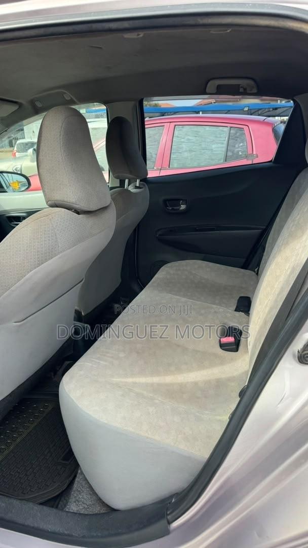 Toyota Vitz 2013 Silver