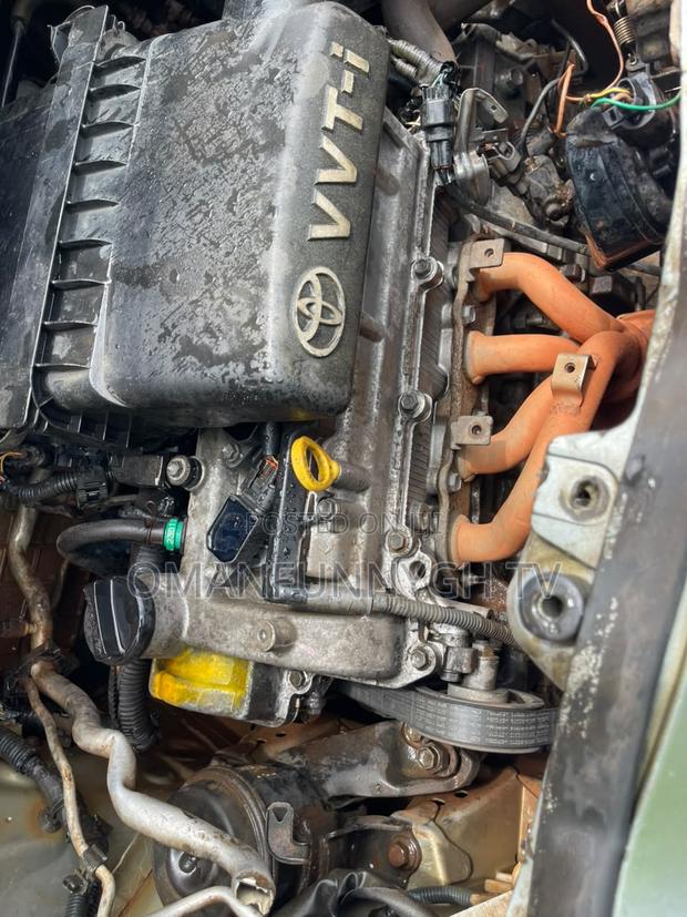 Toyota Yaris 2010 Silver