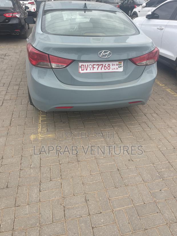 Hyundai Elantra 2012