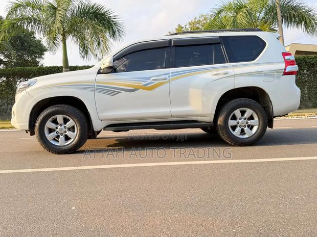 Toyota Land Cruiser Prado 2017 White