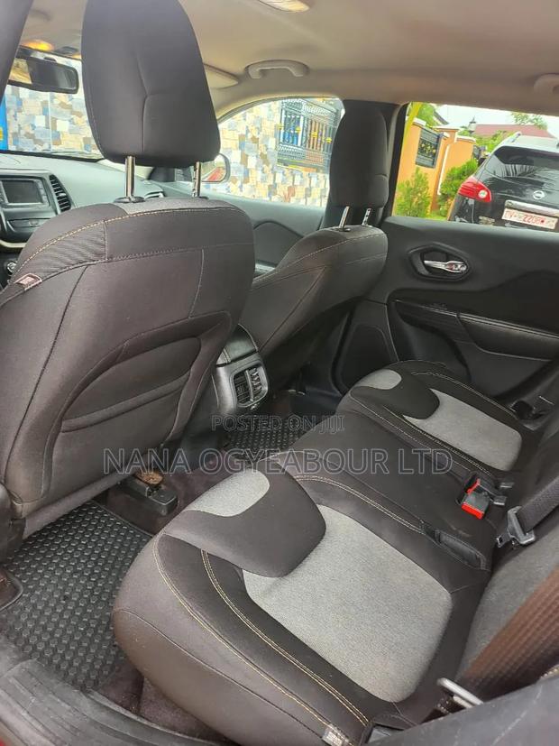 Jeep Cherokee Sport 4x4 2017 Red