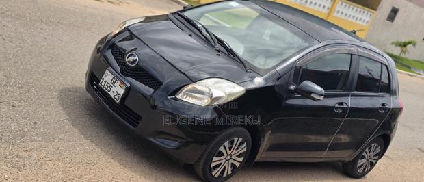 Toyota Vitz 2010 Black