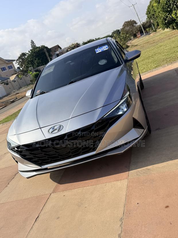 Hyundai Elantra SE 2021 Silver