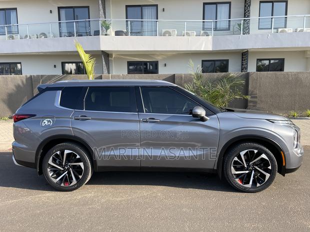 Mitsubishi Outlander SEL Launch Edition 2022 Gray