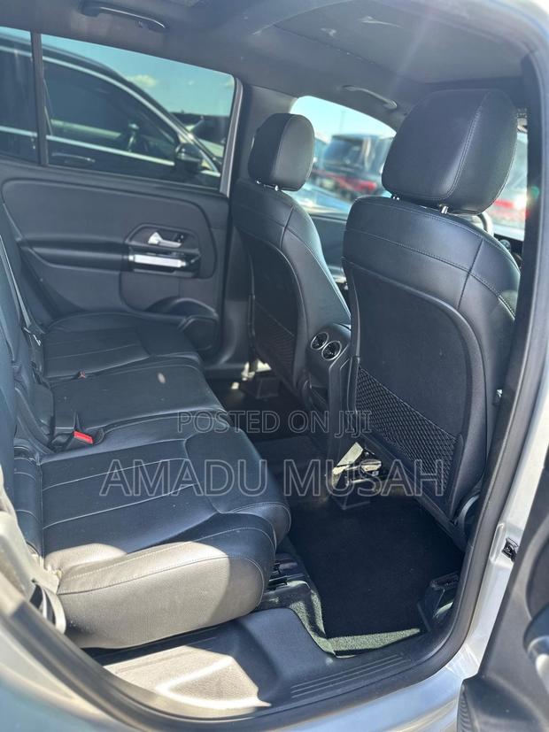 Mercedes-Benz GLB-Class GLB 250 4MATIC 2021 Silver