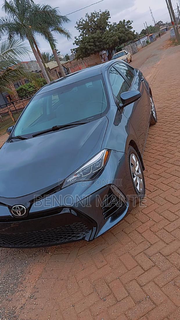 Toyota Corolla L 4dr Sedan (1.8L 4cyl Manual) 2016 Gray