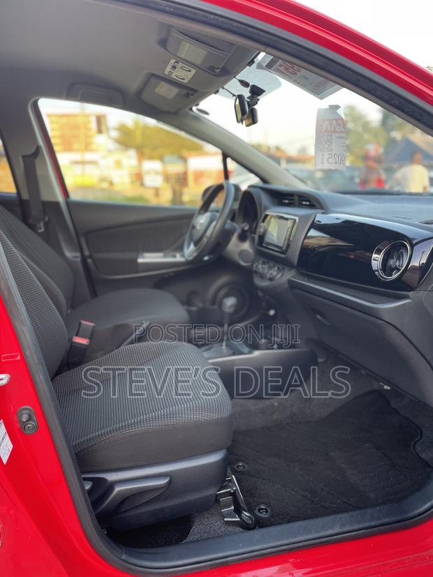 Toyota Vitz 1.3 FWD 5dr 2015 Red