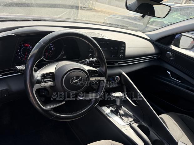 Hyundai Elantra Limited 2021 Blue