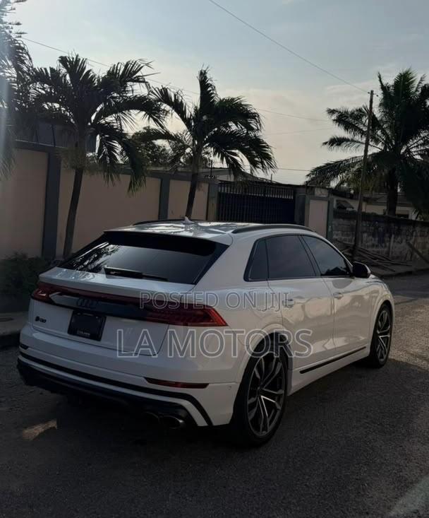 Audi Q8 2023 White