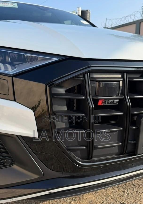 Audi Q8 2023 White