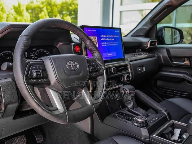 Toyota Tacoma 2024 Orange