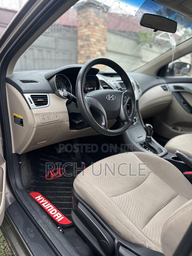 Hyundai Elantra 2016 Brown