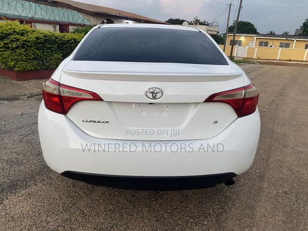Toyota Corolla S 4dr Sedan (1.8L 4cyl CVT) 2015 White