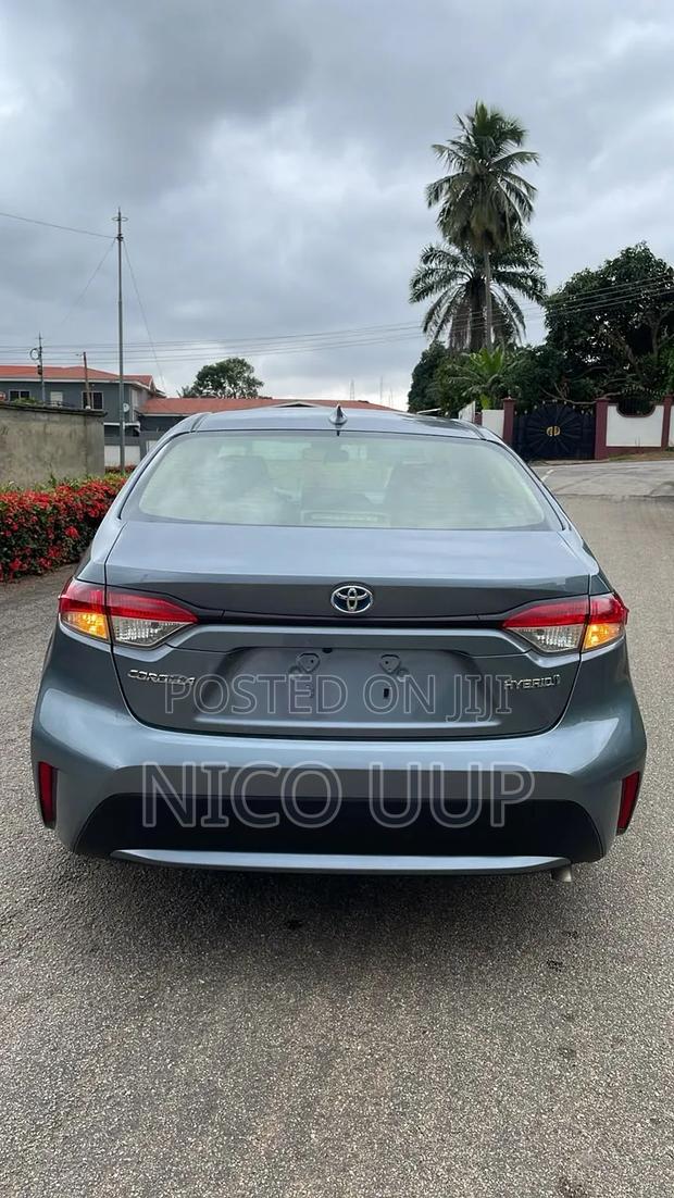 Toyota Corolla SE 2020 Blue