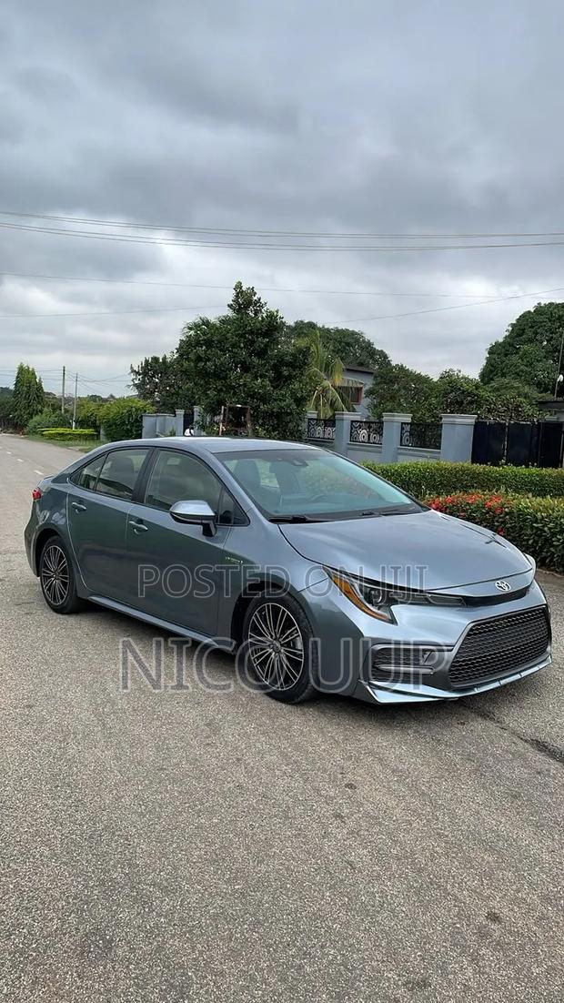 Toyota Corolla SE 2020 Blue