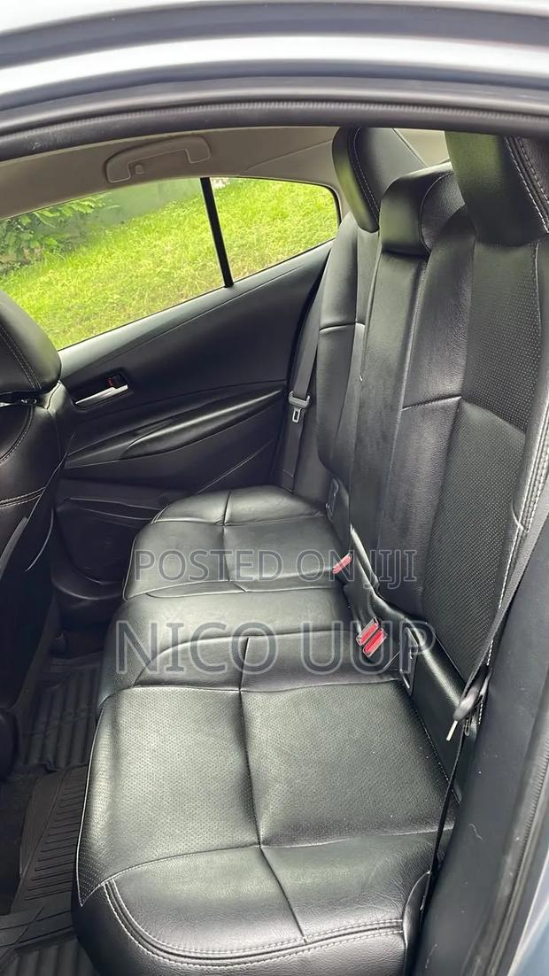 Toyota Corolla SE 2020 Blue