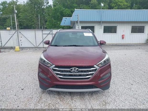 Hyundai Tucson 2017 Red