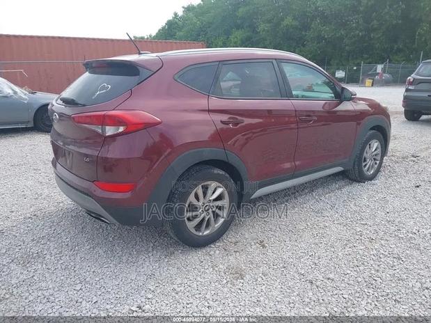 Hyundai Tucson 2017 Red