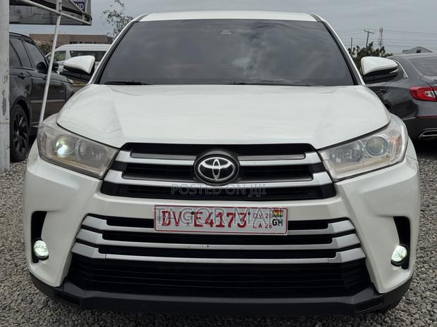Toyota Highlander LE 4x2 (2.7L 4cyl 6A) 2018 White