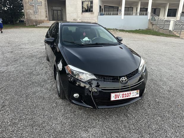 Toyota Corolla 2016 Black