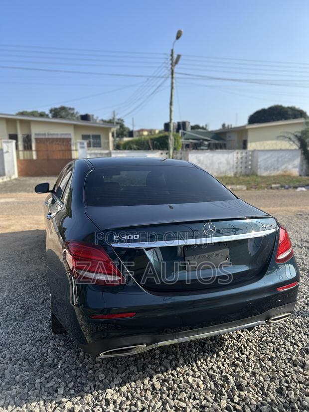 Mercedes-Benz E300 4Matic AWD Sedan (2.0L 4cyl 9A) 2017 Black