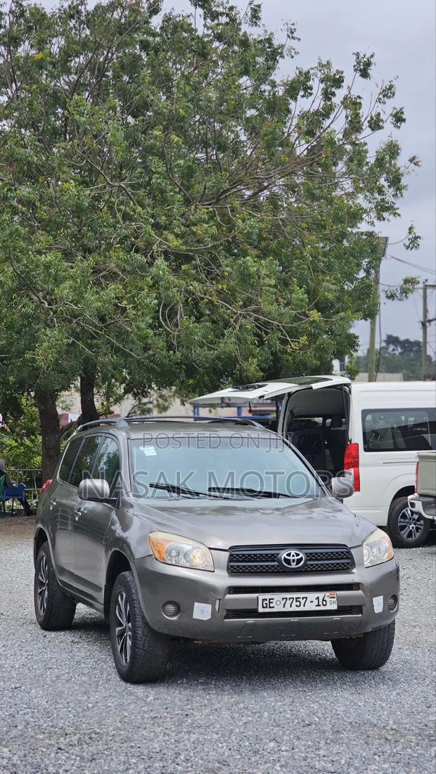 Toyota RAV4 2.5 4x4 2010 Gold