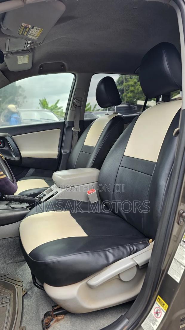 Toyota RAV4 2.5 4x4 2010 Gold